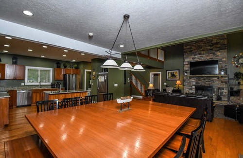 Crellin House | St. Bart's Retreat | Pet Friendly, Lakefront Home!