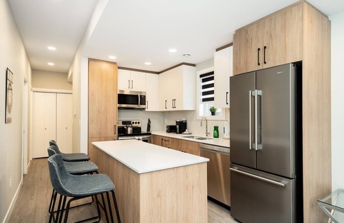 Winnipeg House | St Boniface+Eye Catching 2 Bdr+ Parking Included (4-372)