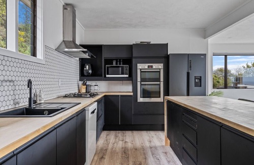 St. Clair House | St Clair Heights-Ocean views