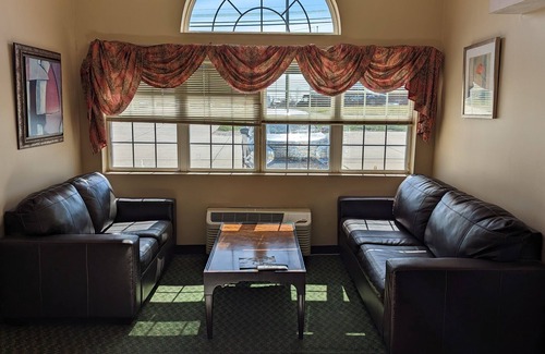 Barton Hotel | St Clair Inn and Suites