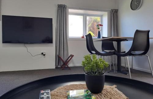St. Clair Apartment | St Clair Stay Walk To The Surf - 1 Bedroom