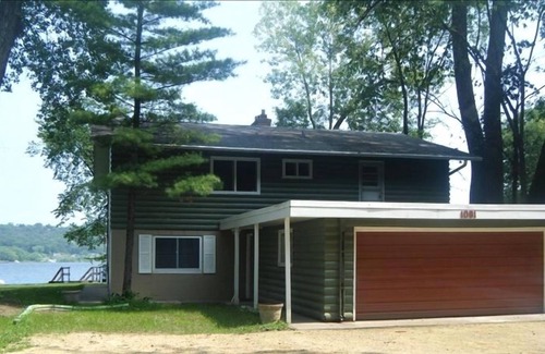 Lakeland House | St. Croix River Home with Private Waterfront