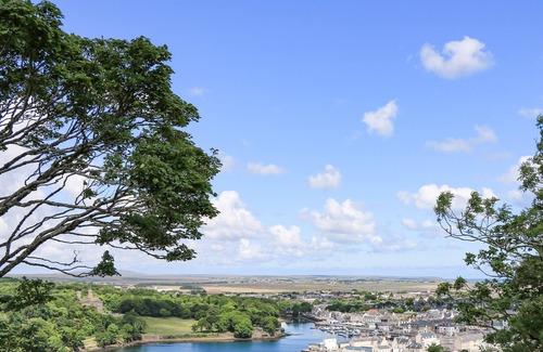 Stornoway Cottage | ST. DUTHUS HOUSE, family friendly in Stornoway