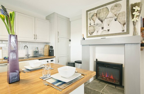 Sligo Ski Chalet | St. Edwards Hill-Downtown Style + Classic Elegance