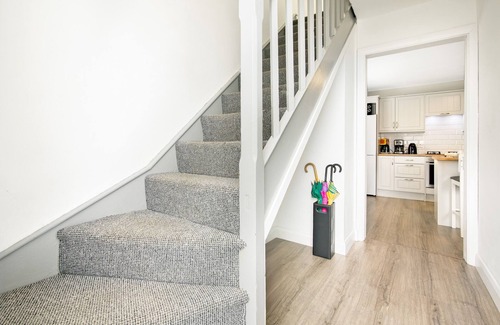 Sligo Ski Chalet | St. Edwards Hill-Downtown Style + Classic Elegance