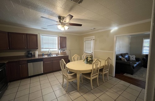 Ensley House | ST-Gardenia Circle Cottage