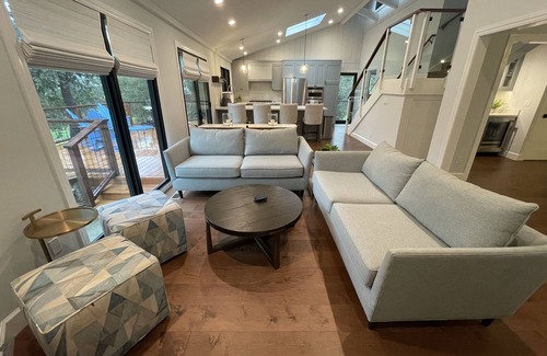 St. Helena House | St. Helena's "River House": Near Meadowood in the heart of the Napa Valley