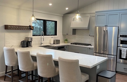 St. Helena House | St. Helena's "River House": Near Meadowood in the heart of the Napa Valley