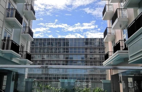 Mandurriao Condo | St. Honore 6 guests, 5 beds, 2 bedrooms & 2 baths. Your Home Away From Home.