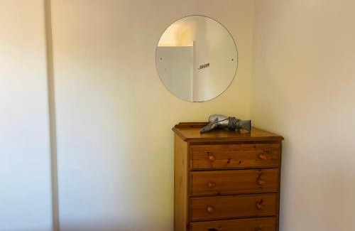 St Ives House | St Ives, King Bed Cosy home, parking, fast Wi Fi
