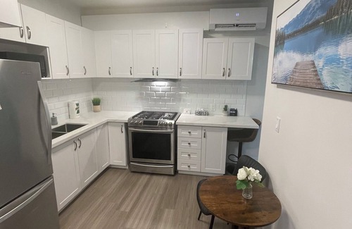 Saint Jacobs Apartment | St. Jacobs Oasis Retreat w Outdoor Sauna & Hot tub! Perfect Couples Getaway!