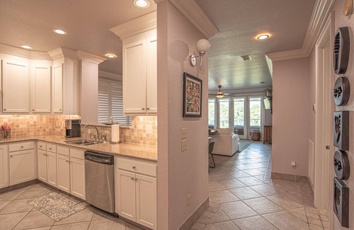 Carrabelle Condo | St James Golf Resort-Luxe 3/3 Condo, Sleeps8, Pool, DogOk, Gated