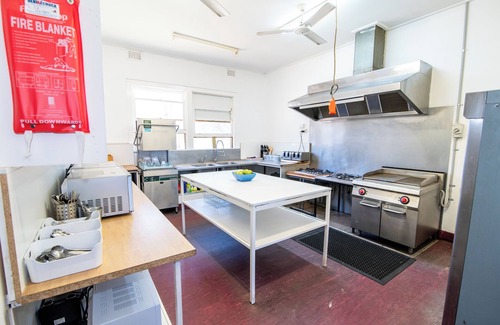 St James House | St James Hotel Motel - Affordable Weekly and Monthly Rates, Utilities Included