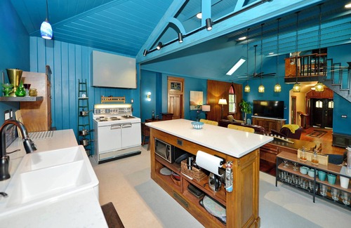 Harpers Ferry House | St. John's - Simply Divine, 2-8 guests, Harpers Ferry