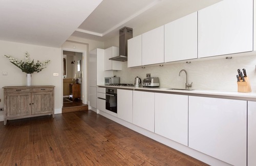 St. Johns Wood Apartment | St John's Wood Terrace by onefinestay