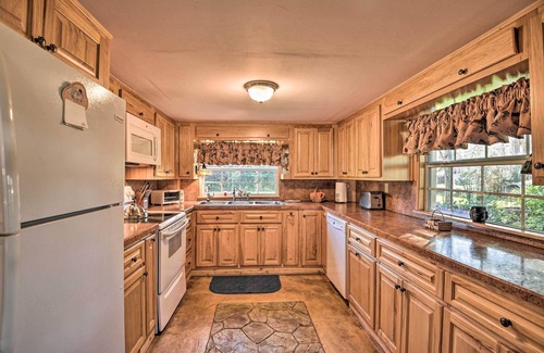 Crescent City House | St Johns River Canal Home w/Grill!