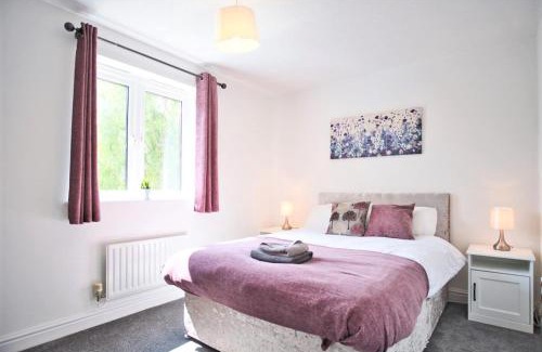 Peterborough Apartment | St Kats Mews 4 bed with parking