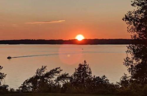 Brier Hill House | St Lawrence River Modern Log Home