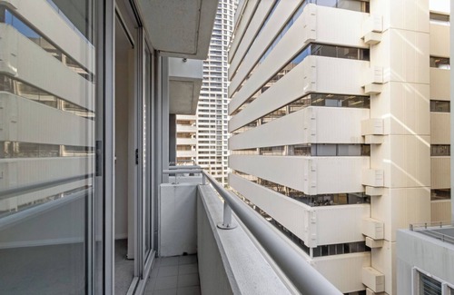 St. Leonards Apartment | St.Leonards Sophistication: Spacious Studio - LN405