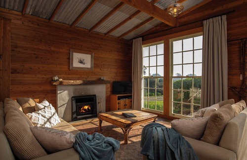 Springlands Bed & Breakfast | St Leonards Vineyard Cottages