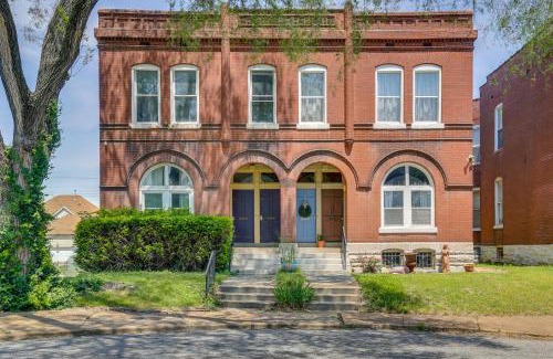The Gate Apartment | St Louis Vacation Rental about 2 Mi to Downtown