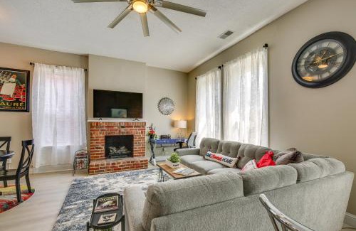 The Gate Apartment | St Louis Vacation Rental about 2 Mi to Downtown