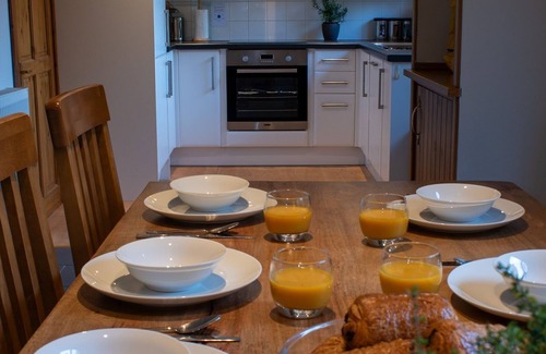 Fort Augustus Apartment | St Machar Pet friendly bungalow with private garden