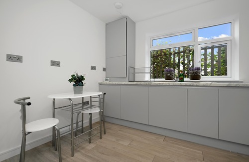 South Ruislip Apartment | St Martins 2 Bedroom & 2 Bathroom Apt. 1 - Ruislip