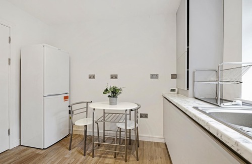 South Ruislip Apartment | St Martins 2 Bedroom & 2 Bathroom Apt. 1 - Ruislip