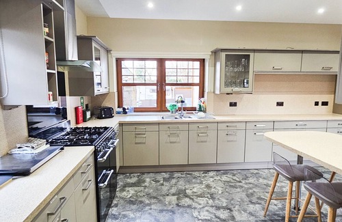 MacMerry Bed & Breakfast | St Martins Guest House - Room 6
