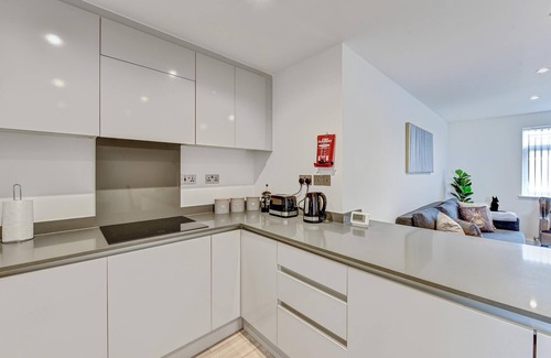 South Ruislip Apartment | St Martins House Luxury Apartments Ruislip- Apt E