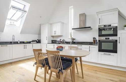Stalbridge House | St Mary's Barn