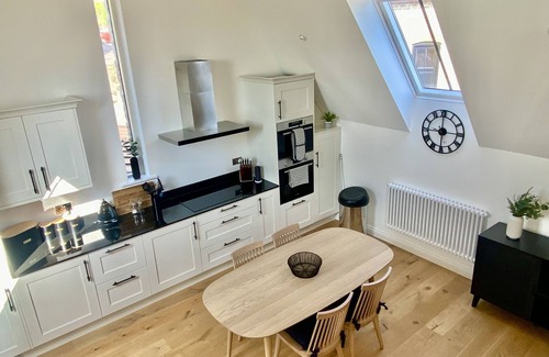Stalbridge House | St Mary's Barn - sleeps 6 guests in 3 bedrooms