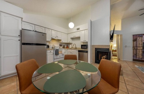 Menlo Park House | St. Mary's Gem/Cozy/1 BR 1 BA/Patio/Garage