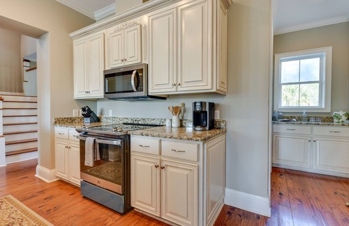 St. Marys House | St Marys Townhome w/Community Hot Tub & Boat Dock