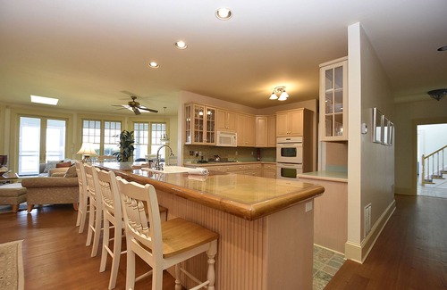 Sherwood House | ST. MICHAELS ESTATE OFFERS WATERFRONT POOL, PIER, DOCK AND 15 ACSnPET FRIENDLY
