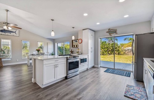 Belle Vista House | St Pete Beach, 4 Minute walk to the Beach!