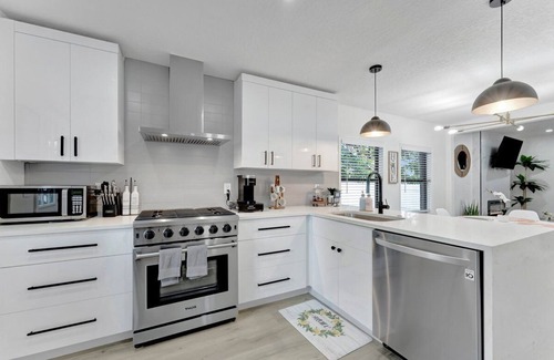 St. Petersburg - Clearwater House | St. Pete Family Bungalow & Private Oasis