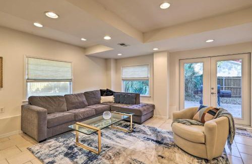 Coquina Key House | St Petersburg Hideaway with Fire Pit and Grill!