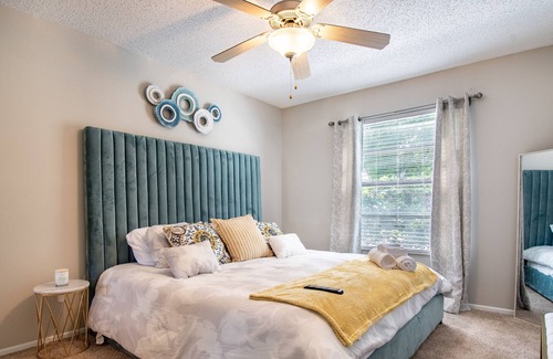 Gandy Apartment | St. Pete’s Favorite 2Bd 2Ba w/ Patio & Parking