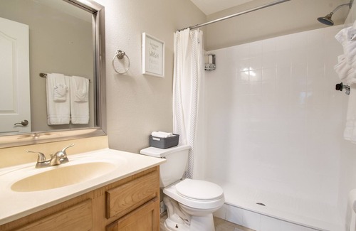Gandy Apartment | St. Pete’s Favorite 2Bd 2Ba w/ Patio & Parking