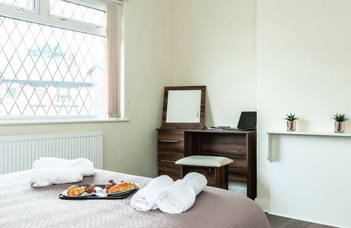Dukinfield House | St Pius Home is a 2 bed fully furnished house