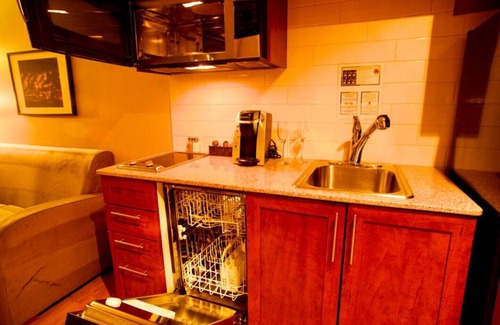 Piedmont Condo | St-Sauveur Lovely Canopy Studio