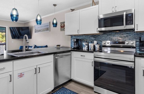 Gulf Lagoon Beach House | St Thomas Square