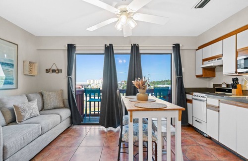 Gulf Lagoon Beach Condo | St Thomas Square By Panhandle Getaways