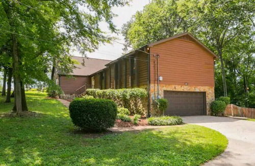 Gallatin Apartment | St4