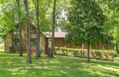 Gallatin Apartment | St4