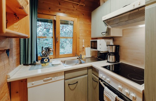 Stamsried Apartment | STA-11 - Cozy wooden log cabin with covered veranda HT - Naturerlebnisdorf