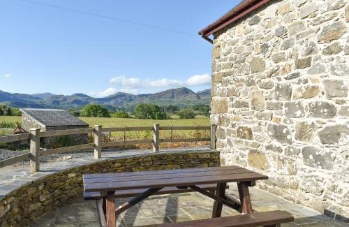 Maentwrog House | Stabal Rhoswen