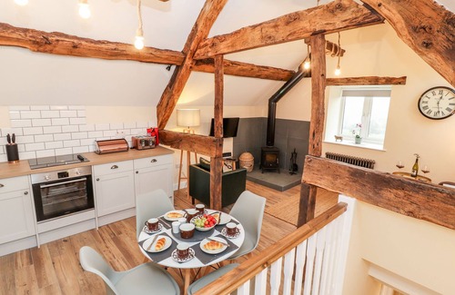 Oswestry Cottage | STABL, PLAS MOELFRE HALL BARNS in Llanrhaeadr-Ym-Mochnant